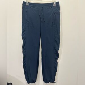 Athleta Lined La Viva Pant Navy Drawstring Zip Pockets Size 4 Jogger Hiking